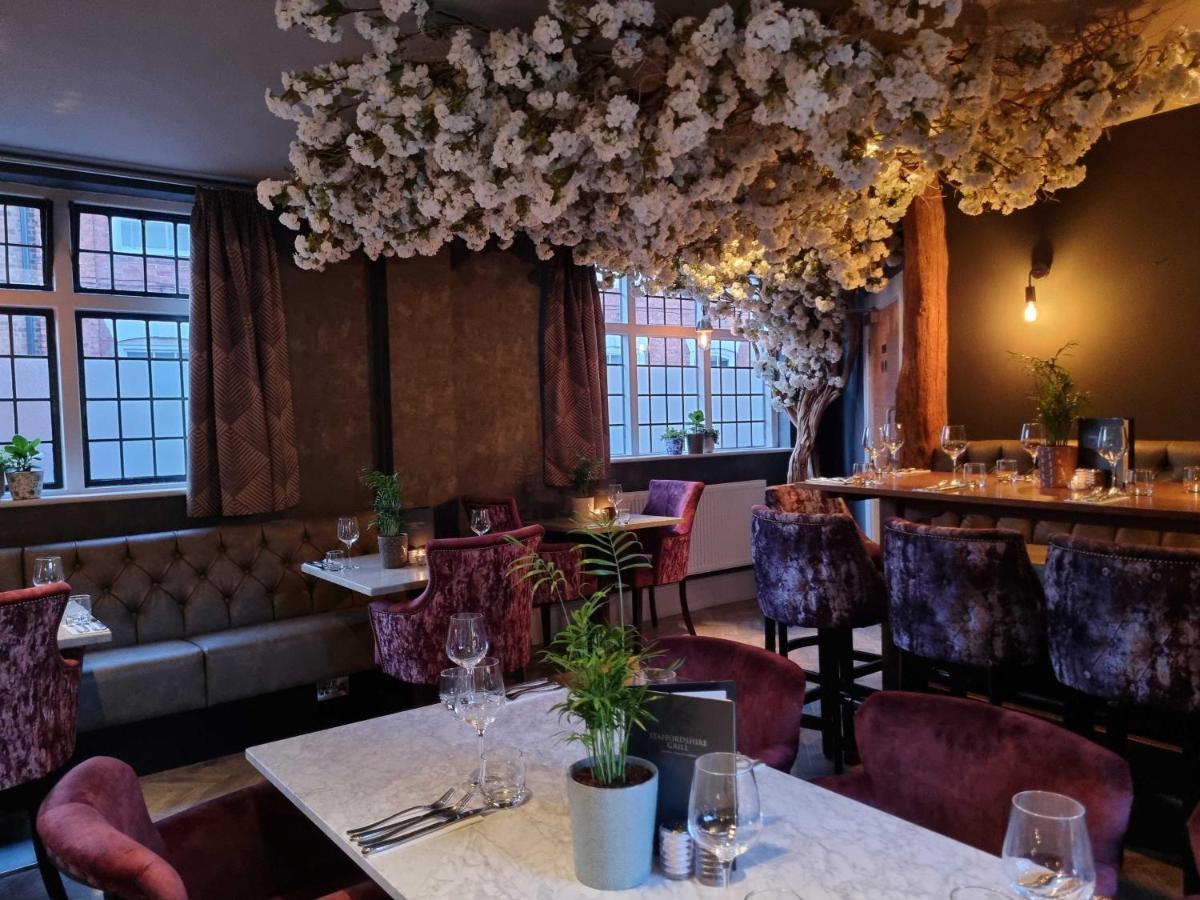 The Lion Hotel Brewood Eksteriør bilde